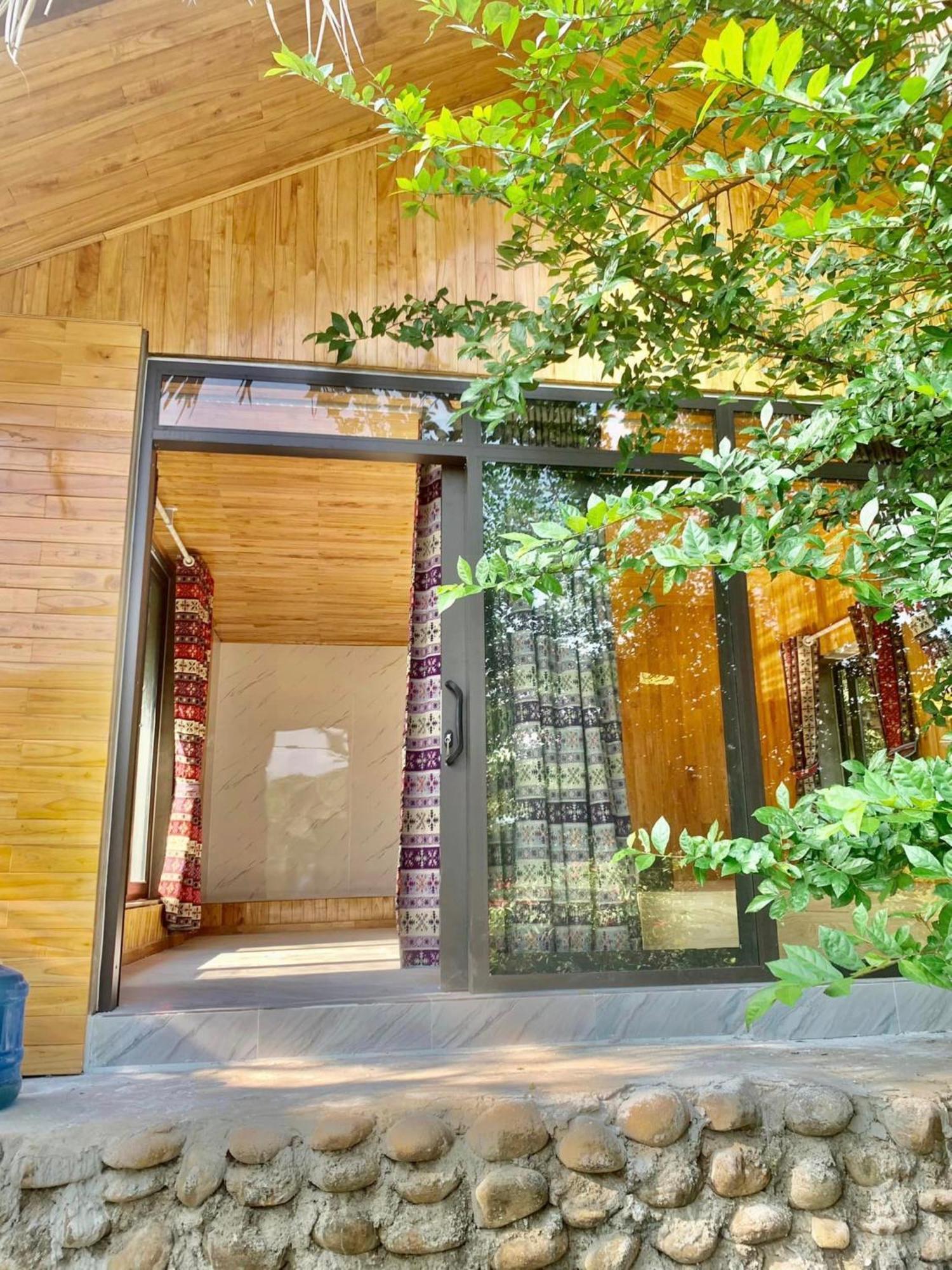 Homestay Nha Cua Mi - Mi'S House 옌바이 외부 사진