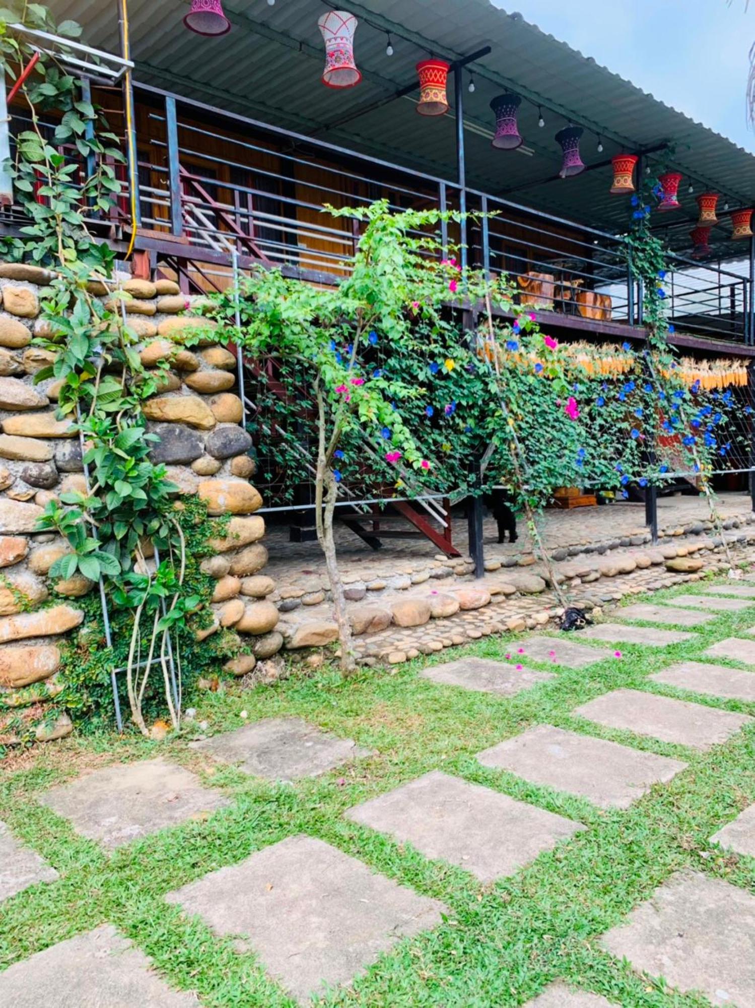 Homestay Nha Cua Mi - Mi'S House 옌바이 외부 사진